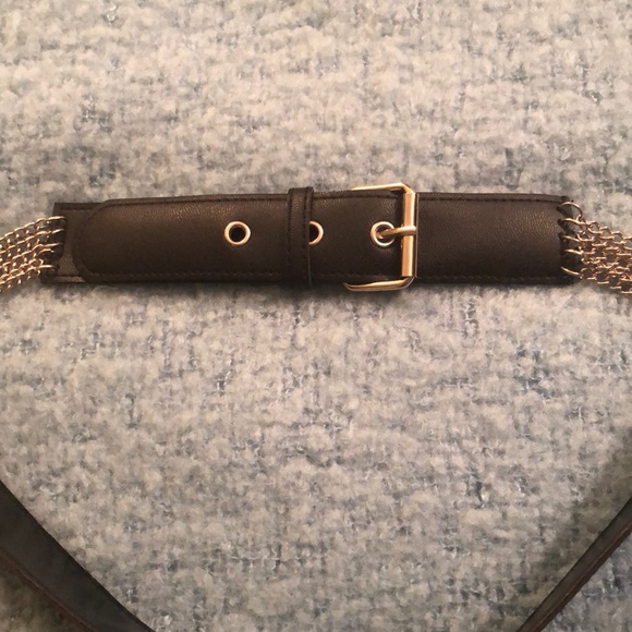 🌸Black Faux Leather belt - Picture 2 of 5